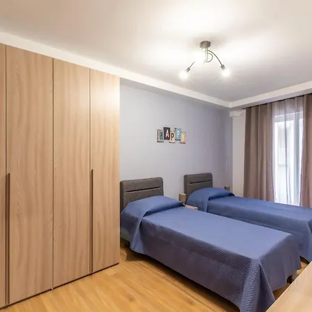 Tal-vitorja Luxurious By Ma شقة